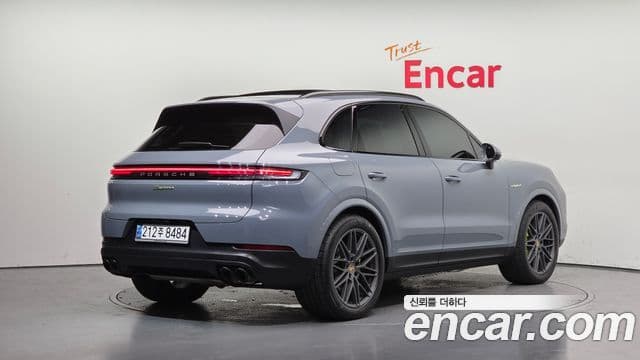 Porsche Cayenne 2025 — Photo 5/20