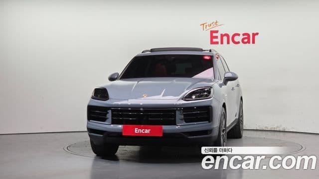 Porsche Cayenne 2025 — Photo 1/20