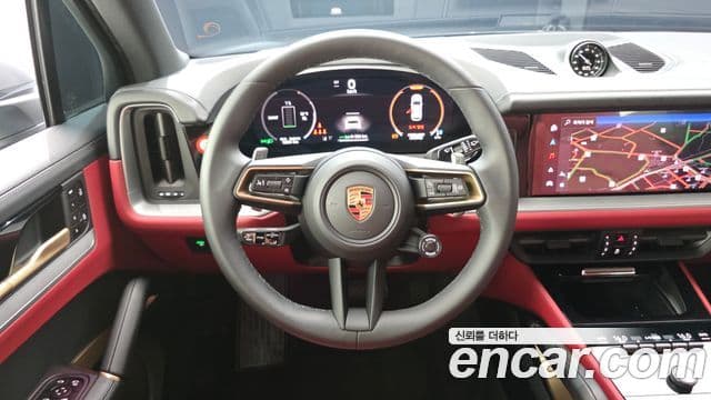 Porsche Cayenne 2025 — Photo 8/20