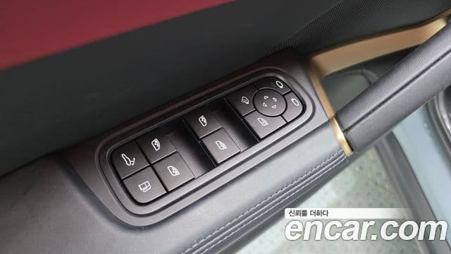 Porsche Cayenne 2025 — Photo 7/20