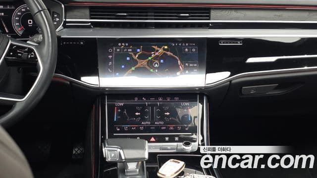 Audi A8 2023 — Photo 8/20