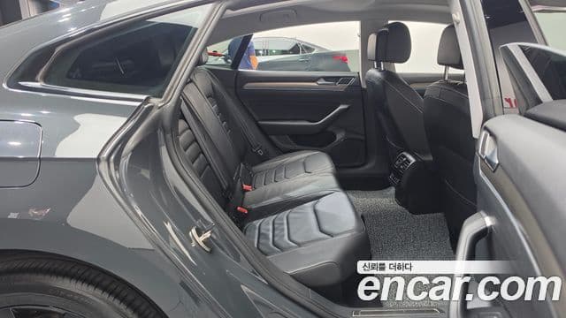 Volkswagen Arteon 2019 — Şəkil 22/39