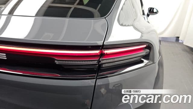 Porsche Macan EV 2025 — ფოტო 35/36