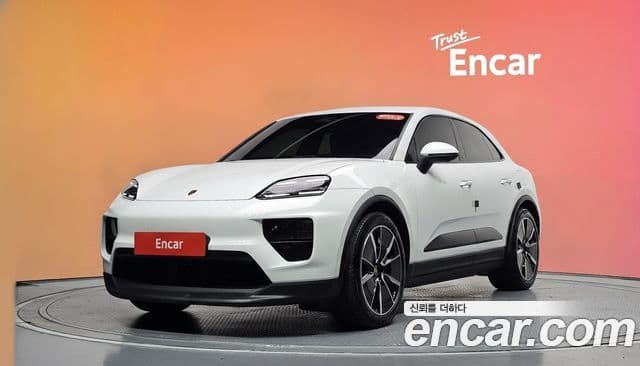 Porsche Macan EV 2025 — ფოტო 29/35