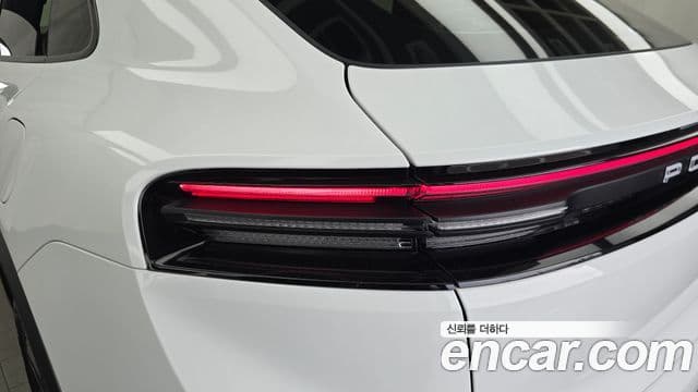 Porsche Macan EV 2025 — ფოტო 4/35