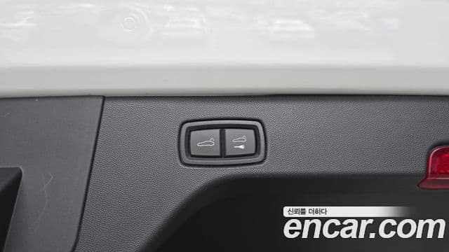 Porsche Macan EV 2025 — ფოტო 24/35