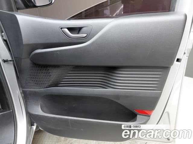Hyundai Staria 2021 — Photo 21/31
