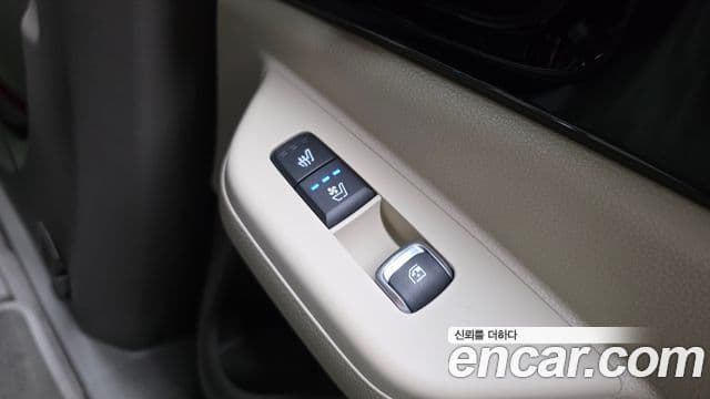 Kia Carnival 2024 — Фото 18/20