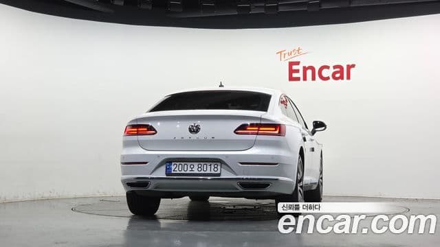 Volkswagen Arteon 2019 — Şəkil 29/32