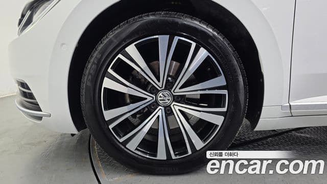 Volkswagen Arteon 2019 — Şəkil 30/32
