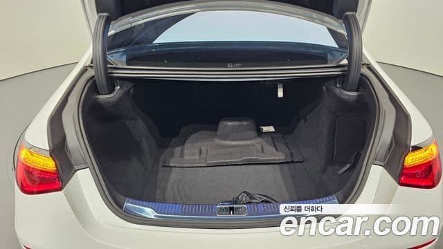 Mercedes-Benz S-Class 2024 — ფოტო 16/33