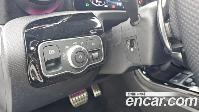 Mercedes-Benz A-Class 2025 — ფოტო 10/30