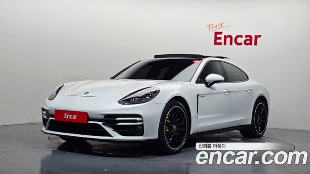 Porsche Panamera 2021 — Photo 6/20