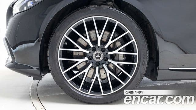 Mercedes-Benz S-Class 2025 — Photo 18/19