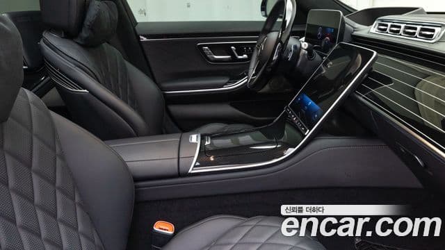 Mercedes-Benz S-Class 2025 — Photo 17/19