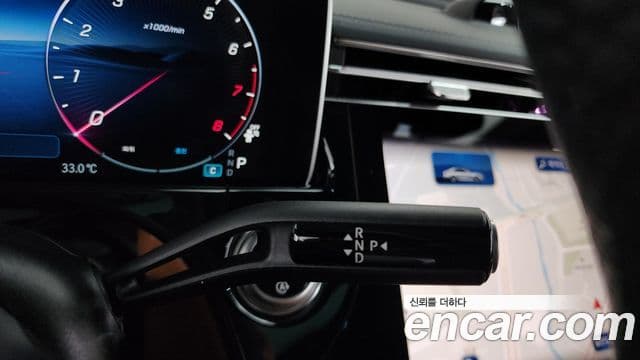 Mercedes-Benz E-Class 2025 — Photo 16/35