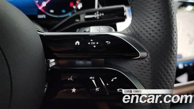 Mercedes-Benz E-Class 2025 — Photo 26/35