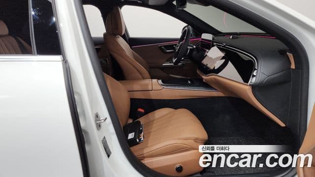 Mercedes-Benz E-Class 2025 — Photo 32/35