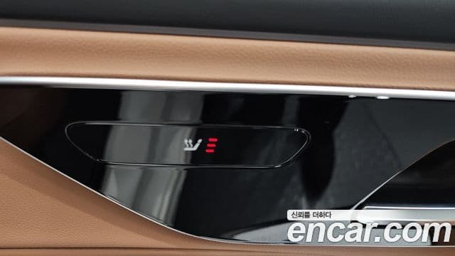 Mercedes-Benz E-Class 2025 — Photo 33/35