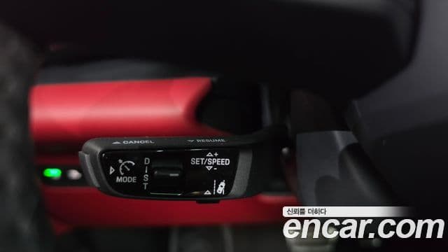 Porsche Macan EV 2025 — Photo 7/35
