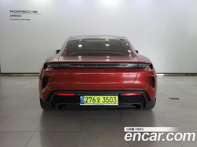 Porsche Taycan 2025 — ფოტო 16/19