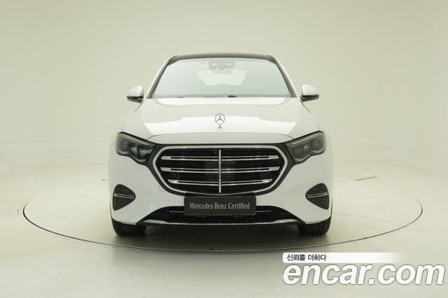 Mercedes-Benz E-Class 2025 — Photo 19/20