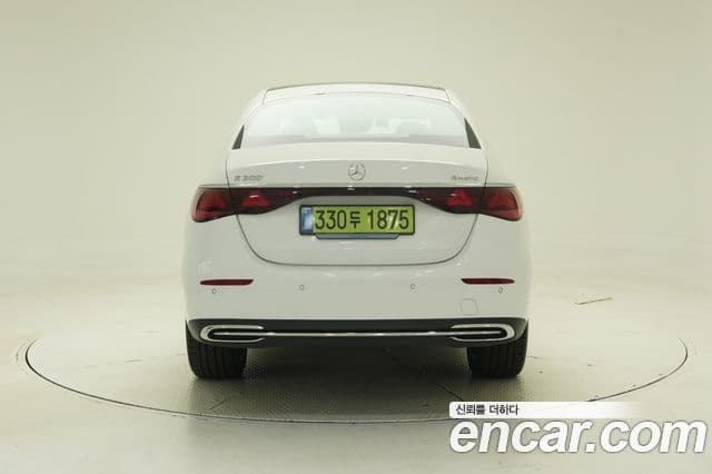 Mercedes-Benz E-Class 2025 — Photo 12/20