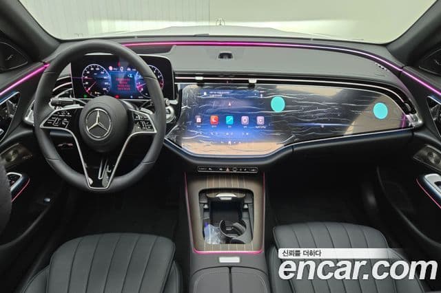 Mercedes-Benz E-Class 2025 — Photo 15/20