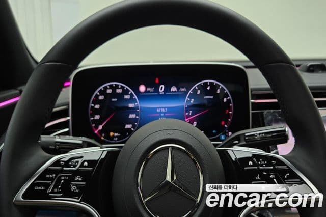 Mercedes-Benz E-Class 2025 — Photo 5/20