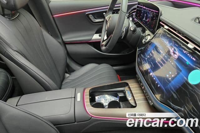 Mercedes-Benz E-Class 2025 — Photo 13/20