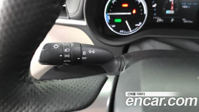 Toyota Sienna 2022 — ფოტო 16/34