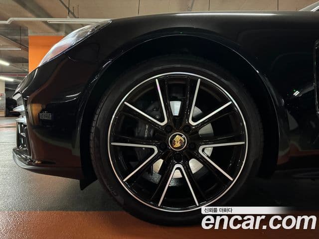 Porsche Panamera 2023 — ფოტო 1/20