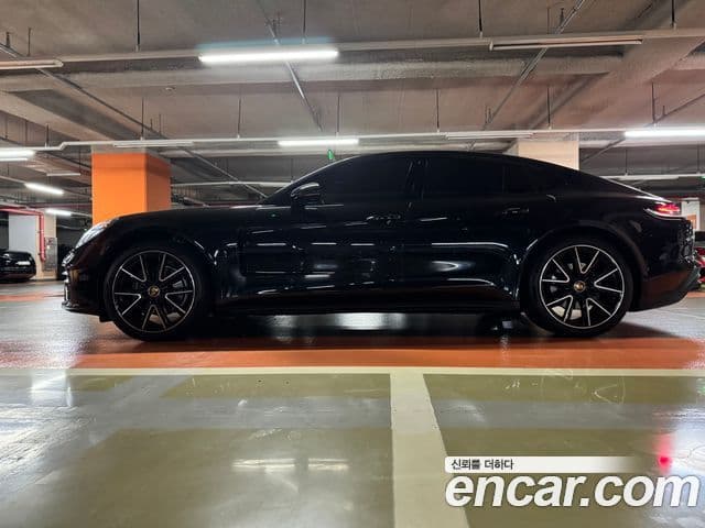 Porsche Panamera 2023 — ფოტო 4/20