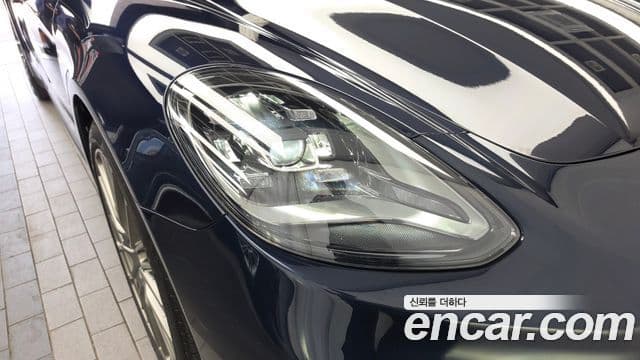 Porsche Panamera 2023 — ფოტო 7/37