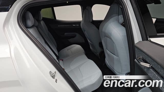 Volvo EX30 2025 — ფოტო 32/32