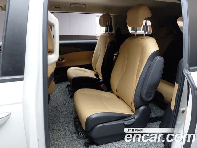 Kia Carnival 2022 — Фото 12/20