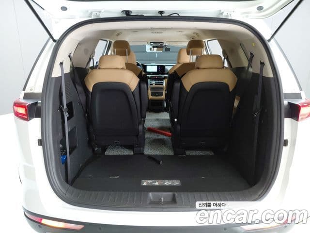 Kia Carnival 2022 — Фото 18/20