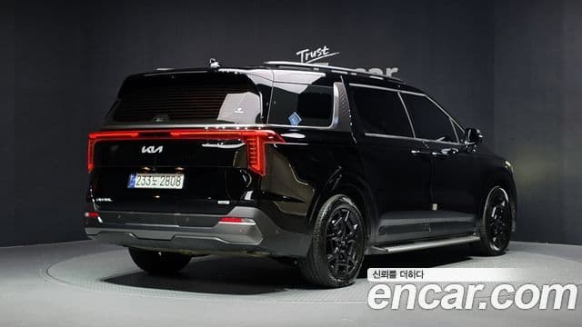 Kia Carnival 2024 — Фото 1/20