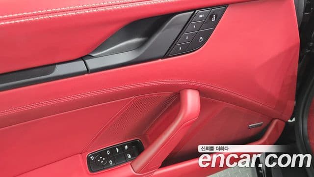 Porsche 911 2023 — Şəkil 25/30