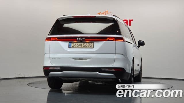 Kia Carnival 2023 — Фото 4/20