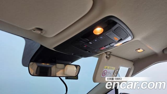 Kia Carnival 2023 — Фото 16/20