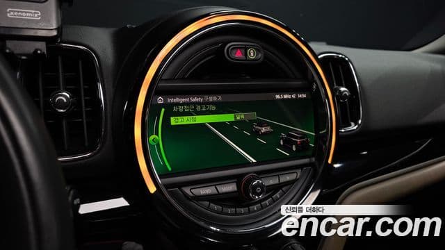Mini Cooper D Countryman 2019 — Фото 16/20