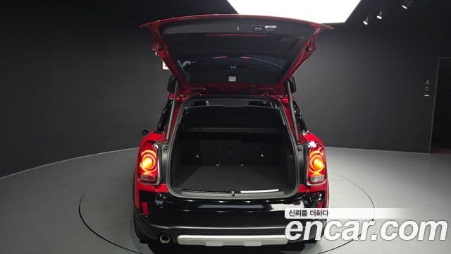 Mini Cooper D Countryman 2019 — Фото 20/20