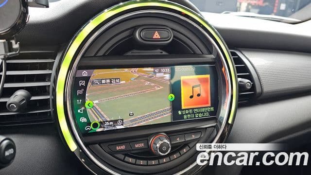 Mini Cooper 2021 — ფოტო 4/32