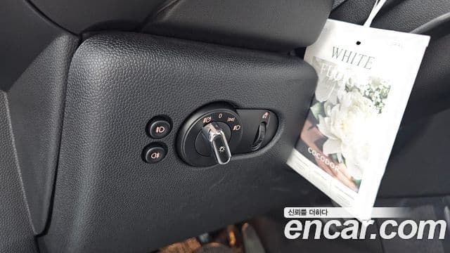 Mini Cooper 2021 — ფოტო 20/32