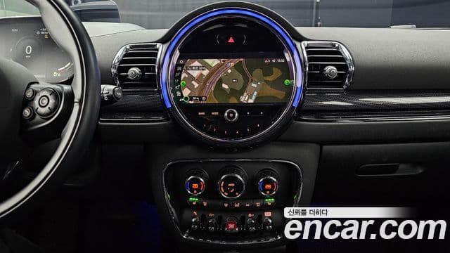 Mini Cooper Clubman 2021 — ფოტო 15/20