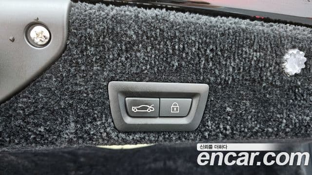 Rolls-Royce Ghost 2019 — Şəkil 17/20