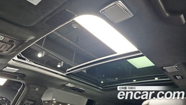 Cadillac Escalade 2021 — ფოტო 17/20