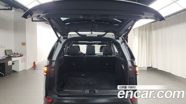 Land Rover Discovery 5 2019 — Şəkil 20/20