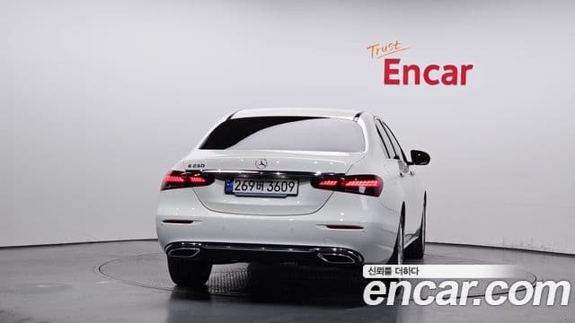 Mercedes-Benz E-Class 2023 — фото 4 из 20